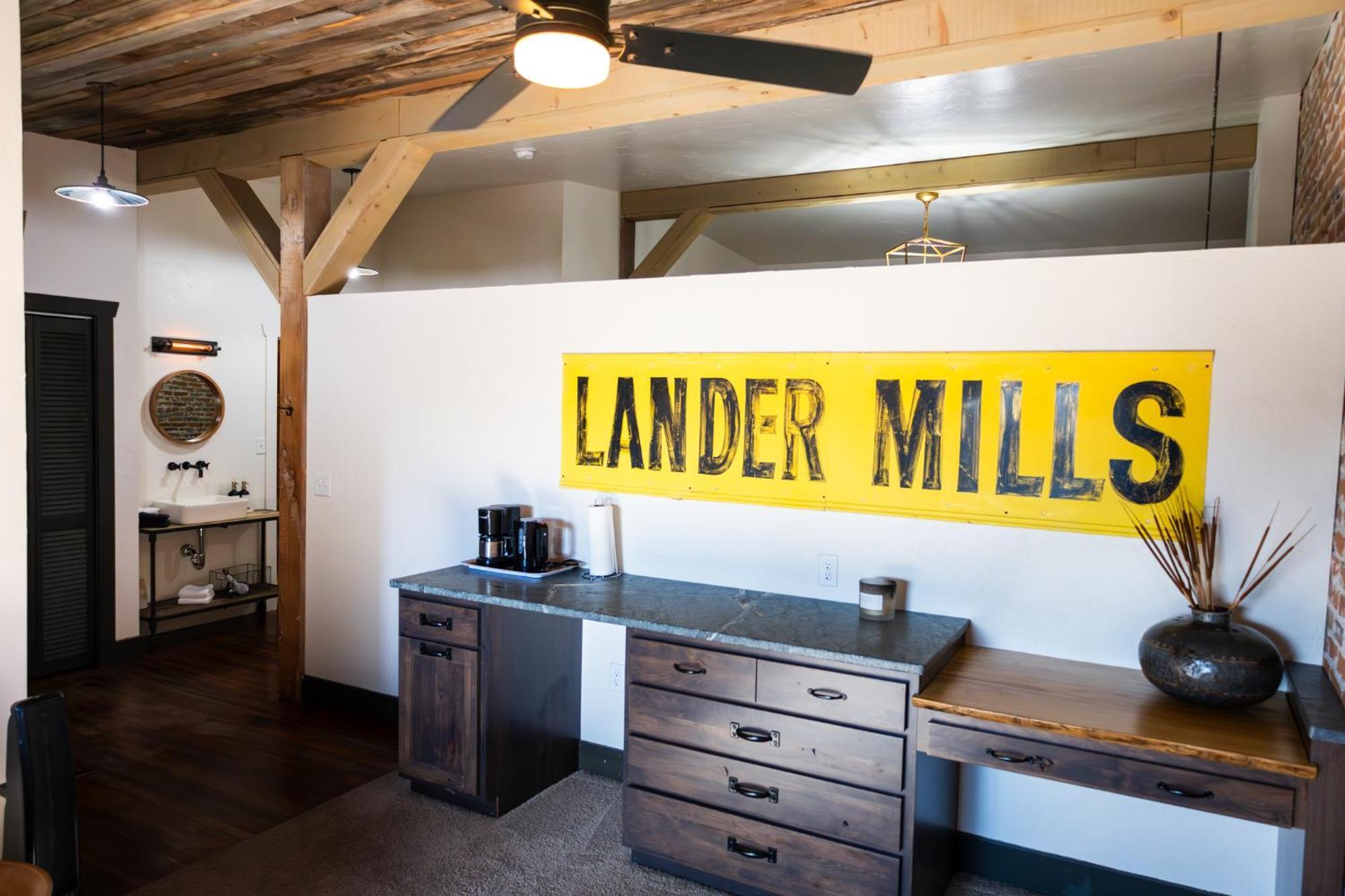 Hotel Lander Millhouse Esterno foto