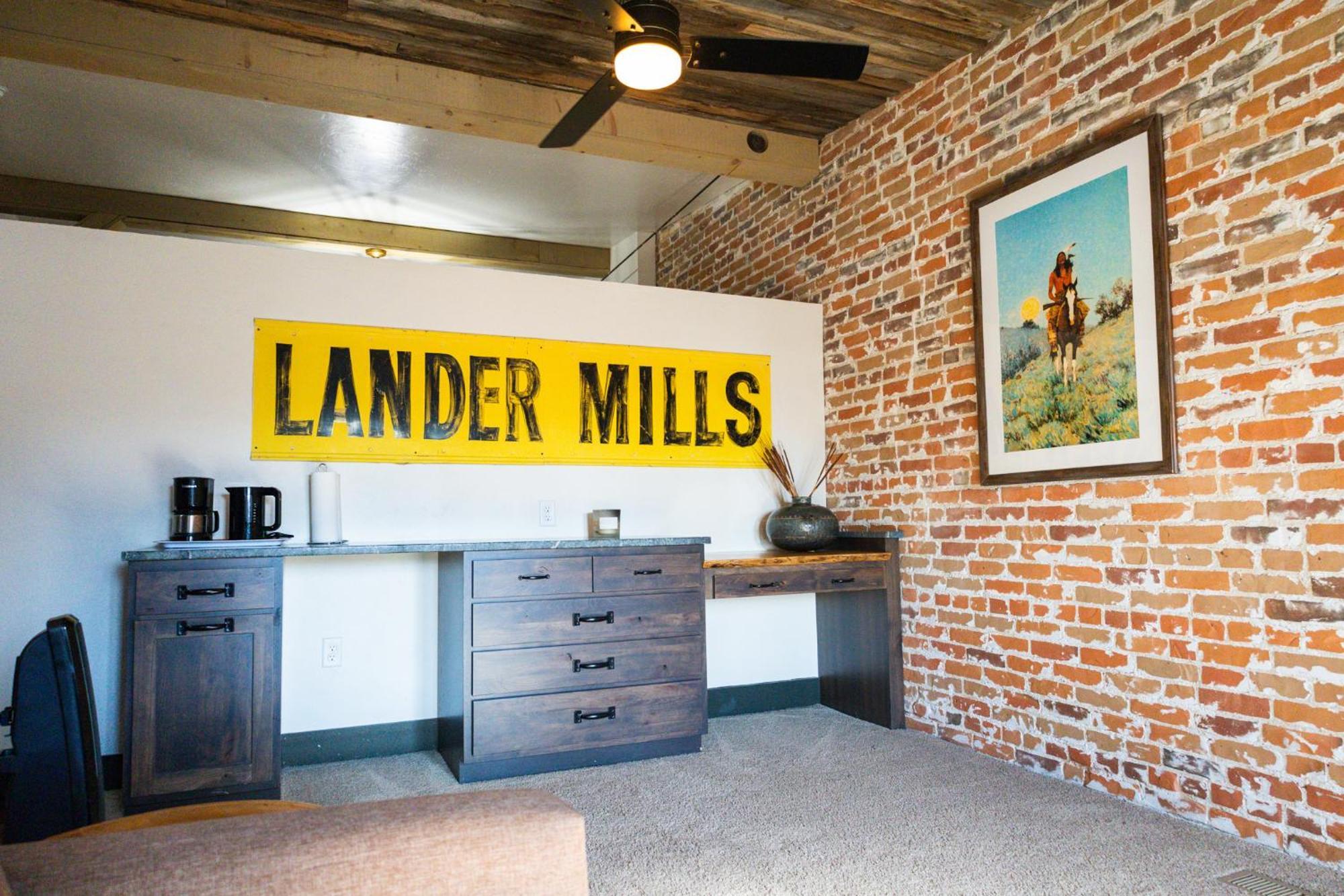 Hotel Lander Millhouse Esterno foto