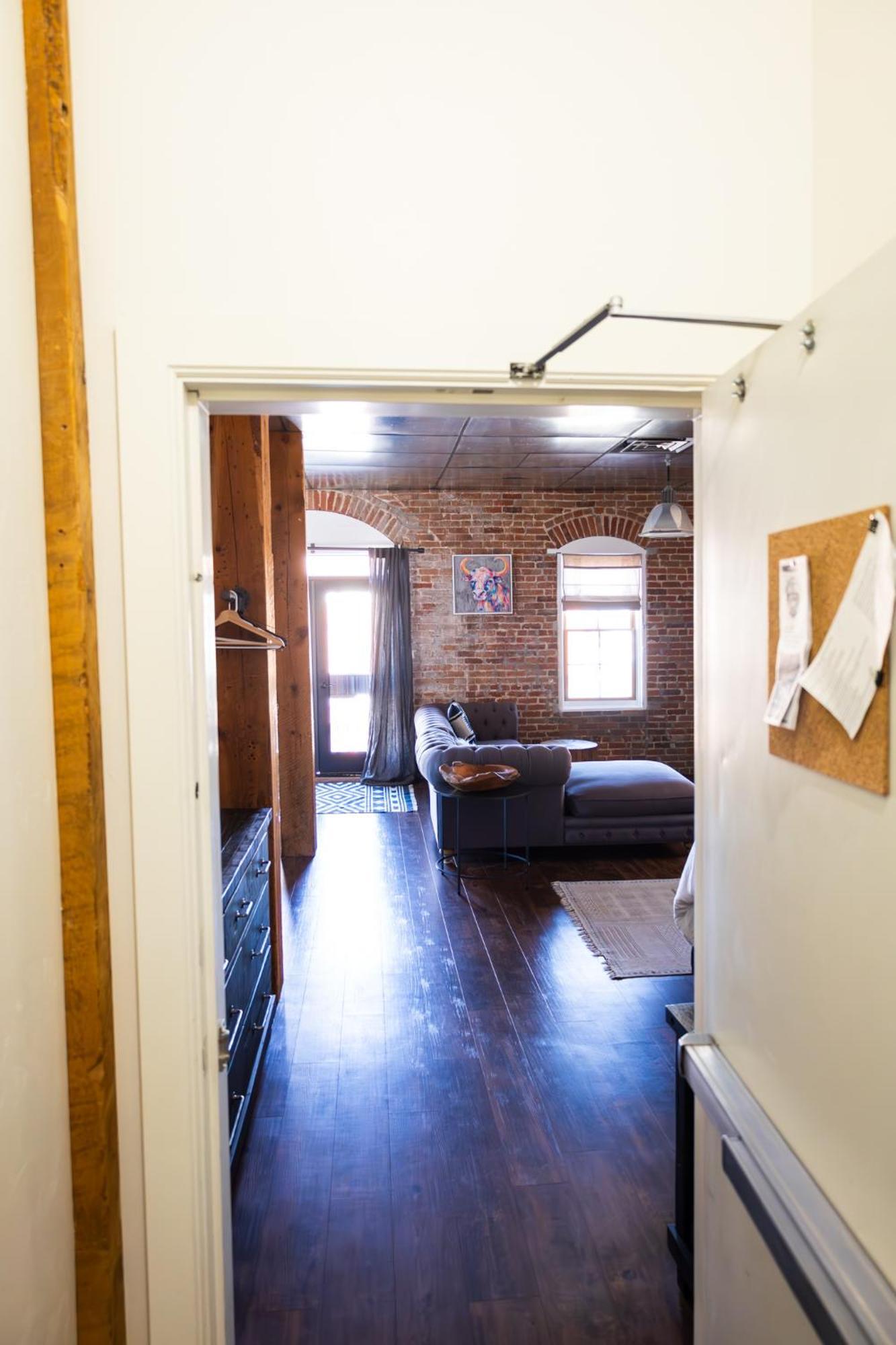 Hotel Lander Millhouse Esterno foto