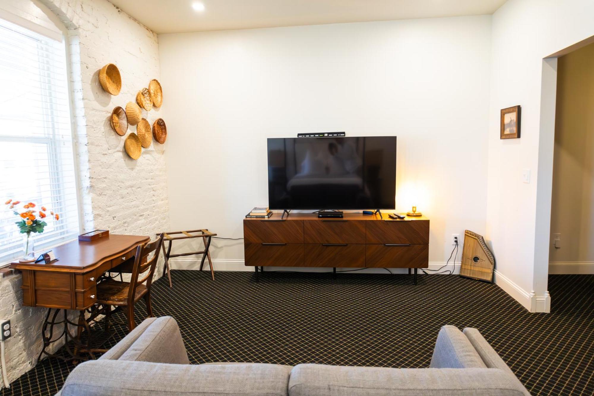 Hotel Lander Millhouse Esterno foto
